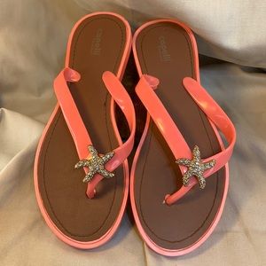 Capelli NewYork bedazzled Starfish flipflops